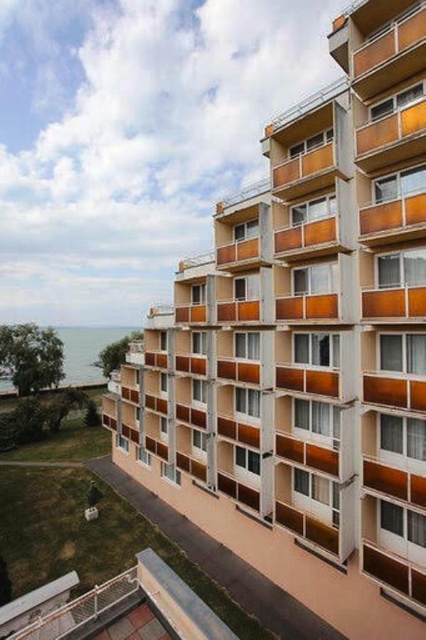 Aranypart Hotel Siófok Exterior foto